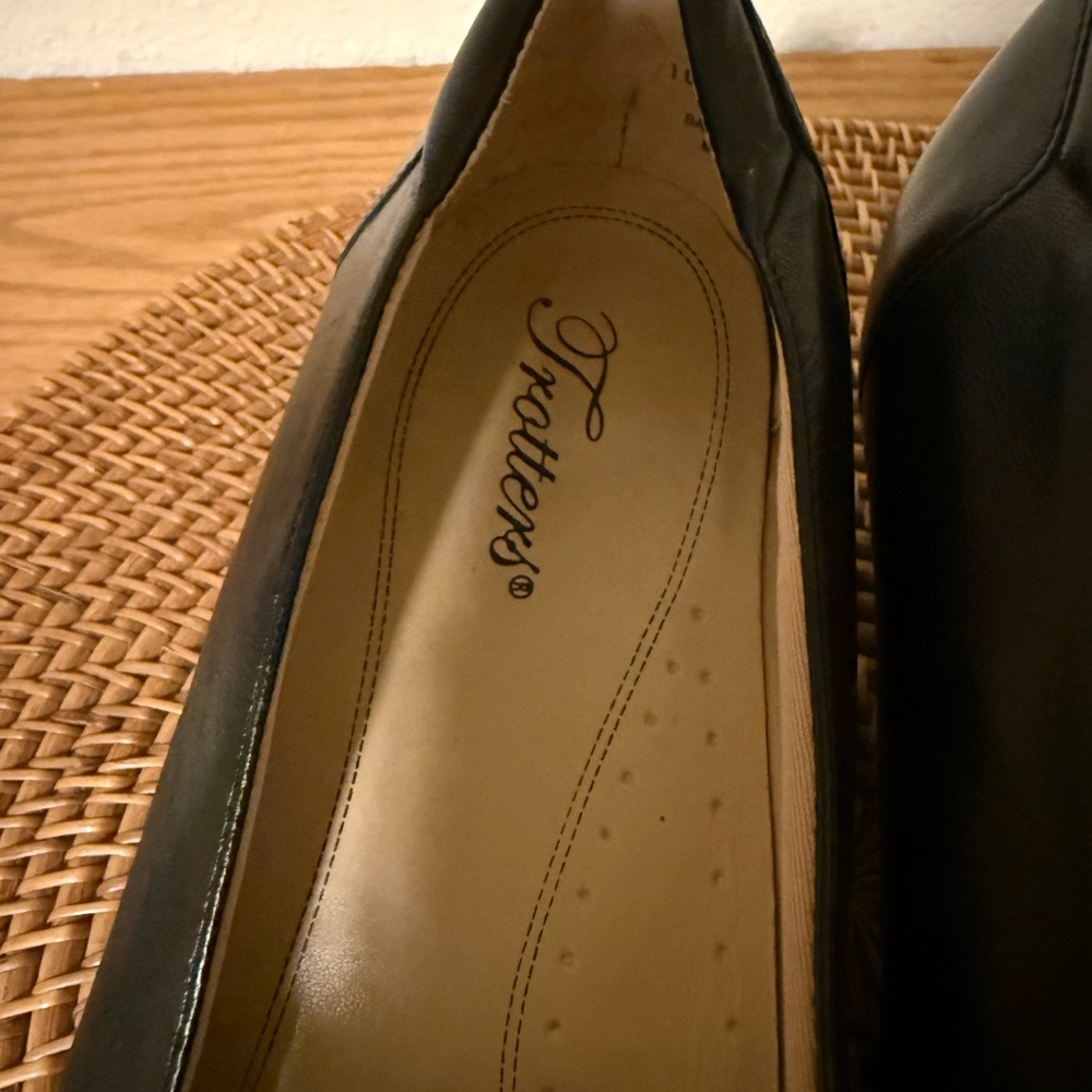 Trotters Black Leather Low Block Heel Loafers - Picture 8 of 9